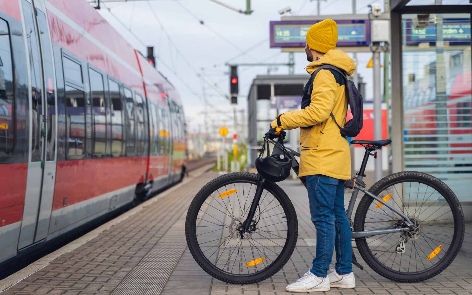 Mitarbeiter nimmt an einer CO2 Challenge im Unternehmen teil