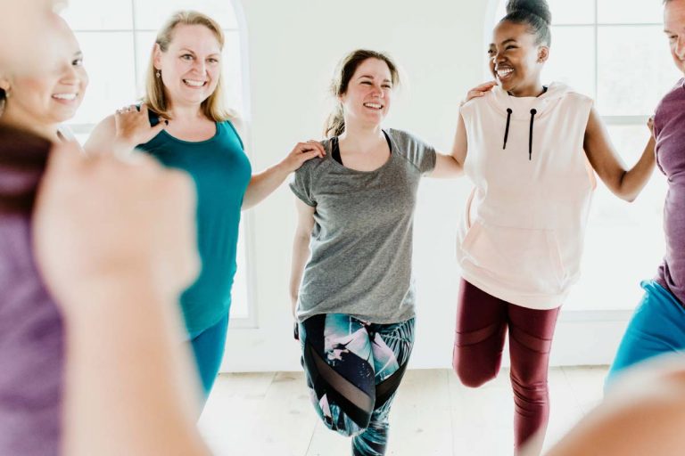 Mitarbeiter in einer Fitness Übung